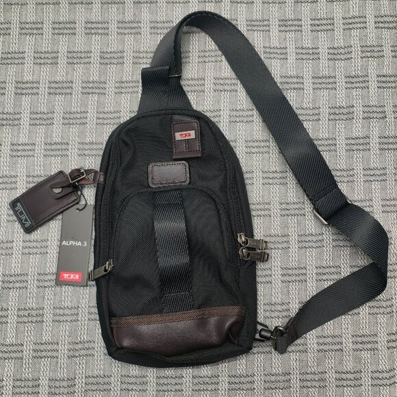 NWT Tumi Alpha Bravo Anti-Theft Chest Sling Bag | Tactical Black Crossbody - Picture 1 of 7